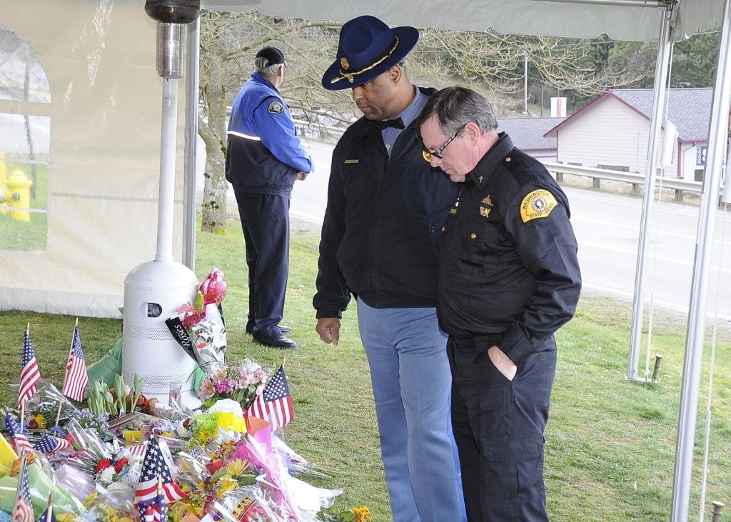 Mike Neil with Chief John Batiste at the District 8 headquarters memorial in Bremerton